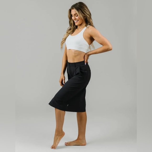 Zyia Black Evette Zipper Skirt - Picture 2 of 4